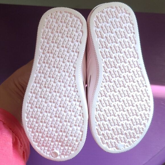 OshKosh toddler pink slip on foamies shoes size 6 - Picture 4 of 4